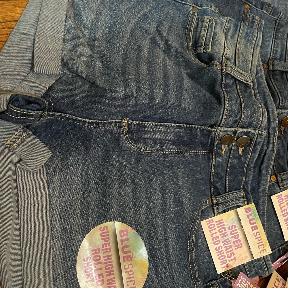 Blue spice jean short